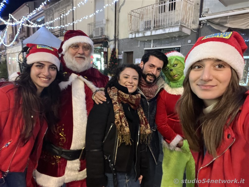 E' Vibo Christmas Shopping, su Corso Vittorio Emanuele III a Vibo Valentia.  Un pomeriggio tutto dedicato allo Shopping Natalizio, con Studio54network e tanti artisti di strada! 