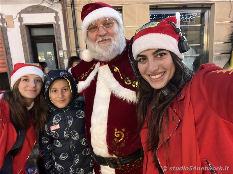 E' Vibo Christmas Shopping, su Corso Vittorio Emanuele III a Vibo Valentia.  Un pomeriggio tutto dedicato allo Shopping Natalizio, con Studio54network e tanti artisti di strada! 