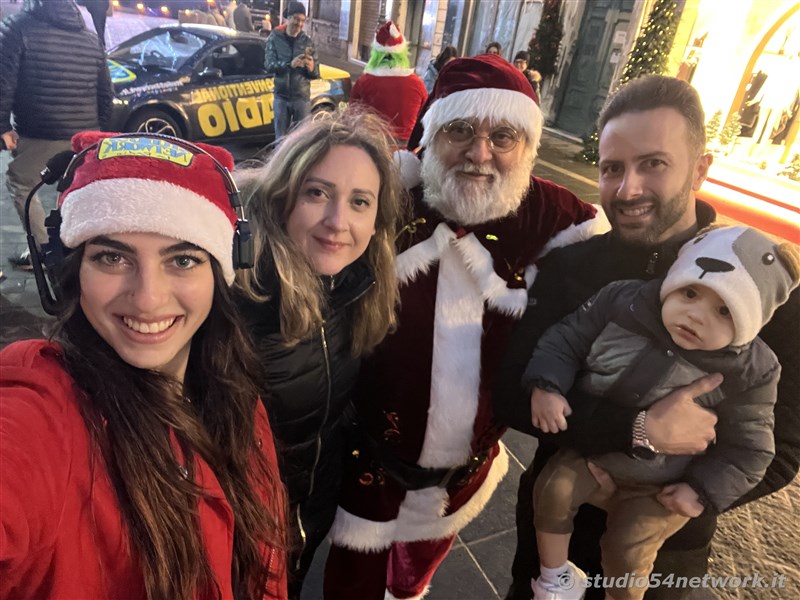 E' Vibo Christmas Shopping, su Corso Vittorio Emanuele III a Vibo Valentia.  Un pomeriggio tutto dedicato allo Shopping Natalizio, con Studio54network e tanti artisti di strada! 