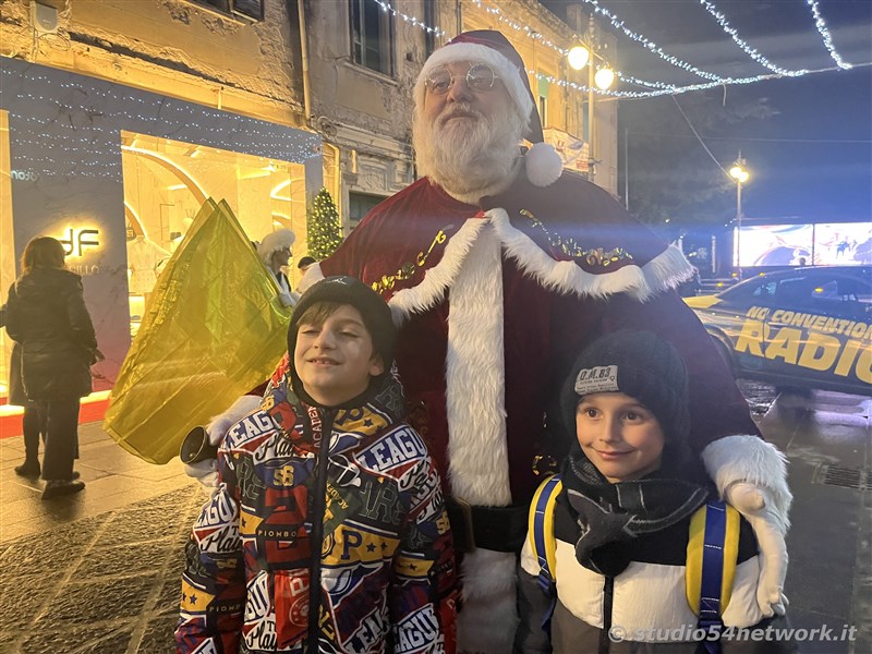 E' Vibo Christmas Shopping, su Corso Vittorio Emanuele III a Vibo Valentia.  Un pomeriggio tutto dedicato allo Shopping Natalizio, con Studio54network e tanti artisti di strada! 