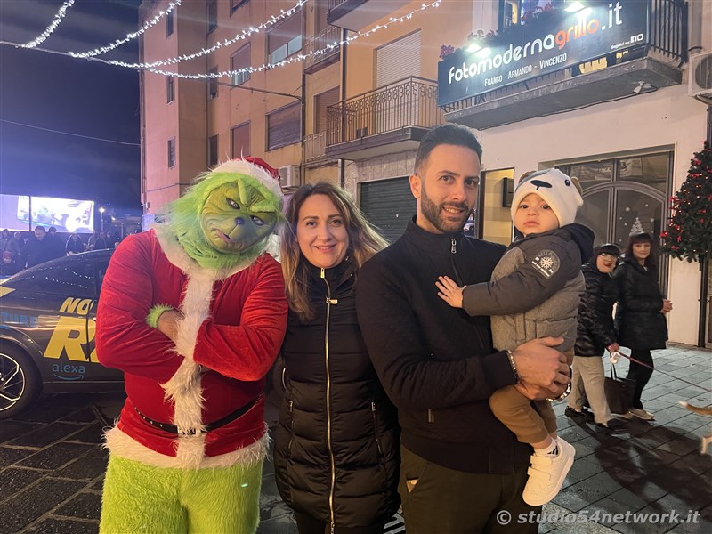 E' Vibo Christmas Shopping, su Corso Vittorio Emanuele III a Vibo Valentia.  Un pomeriggio tutto dedicato allo Shopping Natalizio, con Studio54network e tanti artisti di strada! 