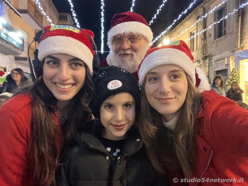 E' Vibo Christmas Shopping, su Corso Vittorio Emanuele III a Vibo Valentia.  Un pomeriggio tutto dedicato allo Shopping Natalizio, con Studio54network e tanti artisti di strada! 