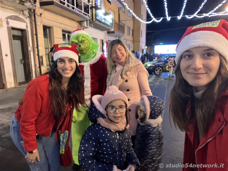 E' Vibo Christmas Shopping, su Corso Vittorio Emanuele III a Vibo Valentia.  Un pomeriggio tutto dedicato allo Shopping Natalizio, con Studio54network e tanti artisti di strada! 