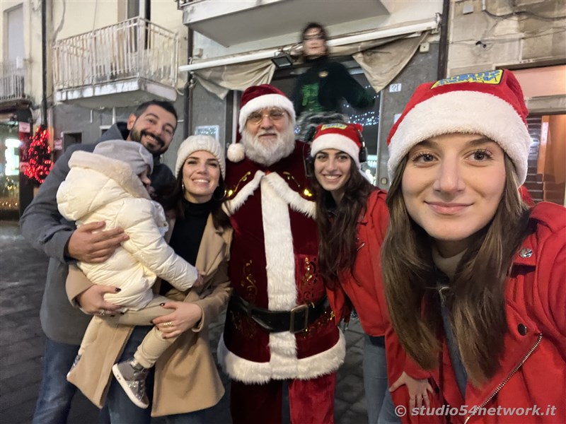 E' Vibo Christmas Shopping, su Corso Vittorio Emanuele III a Vibo Valentia.  Un pomeriggio tutto dedicato allo Shopping Natalizio, con Studio54network e tanti artisti di strada! 