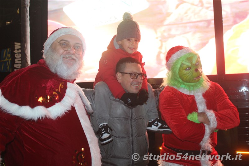 E' Vibo Christmas Shopping, su Corso Vittorio Emanuele III a Vibo Valentia.  Un pomeriggio tutto dedicato allo Shopping Natalizio, con Studio54network e tanti artisti di strada! 