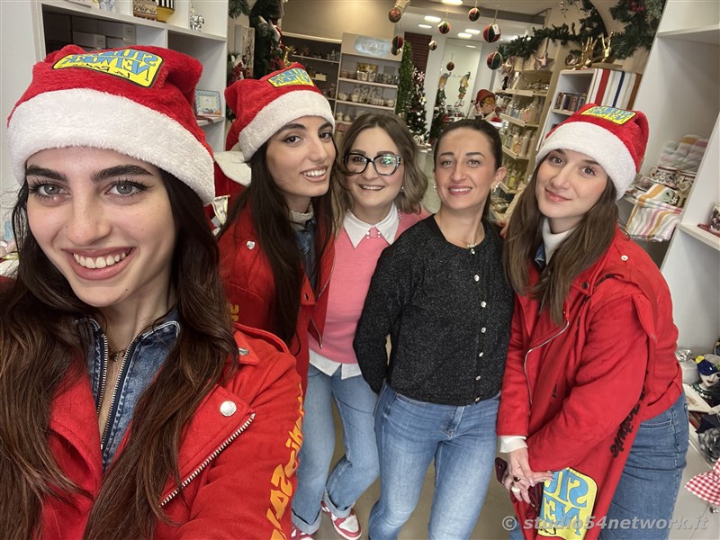 E' Vibo Christmas Shopping, su Corso Vittorio Emanuele III a Vibo Valentia.  Un pomeriggio tutto dedicato allo Shopping Natalizio, con Studio54network e tanti artisti di strada! 