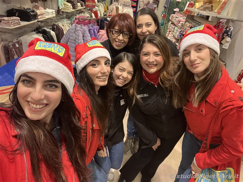 E' Vibo Christmas Shopping, su Corso Vittorio Emanuele III a Vibo Valentia.  Un pomeriggio tutto dedicato allo Shopping Natalizio, con Studio54network e tanti artisti di strada! 