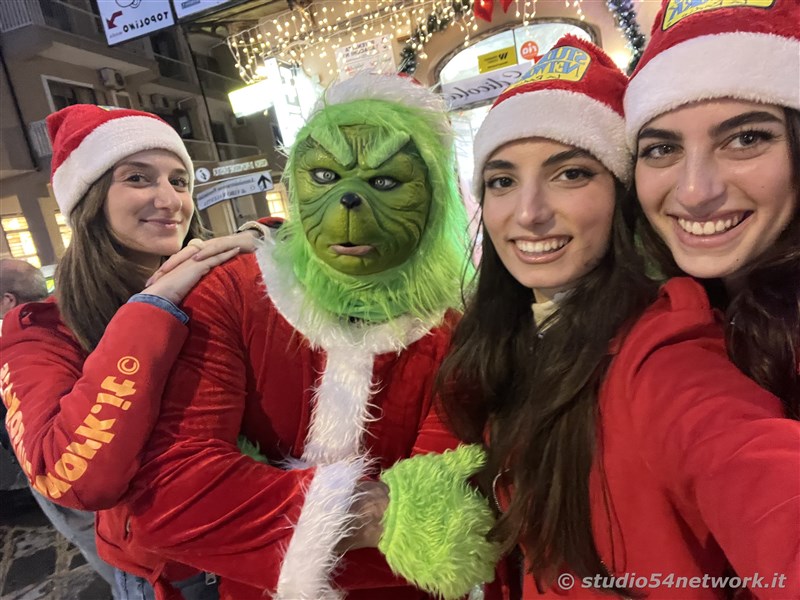 E' Vibo Christmas Shopping, su Corso Vittorio Emanuele III a Vibo Valentia.  Un pomeriggio tutto dedicato allo Shopping Natalizio, con Studio54network e tanti artisti di strada! 