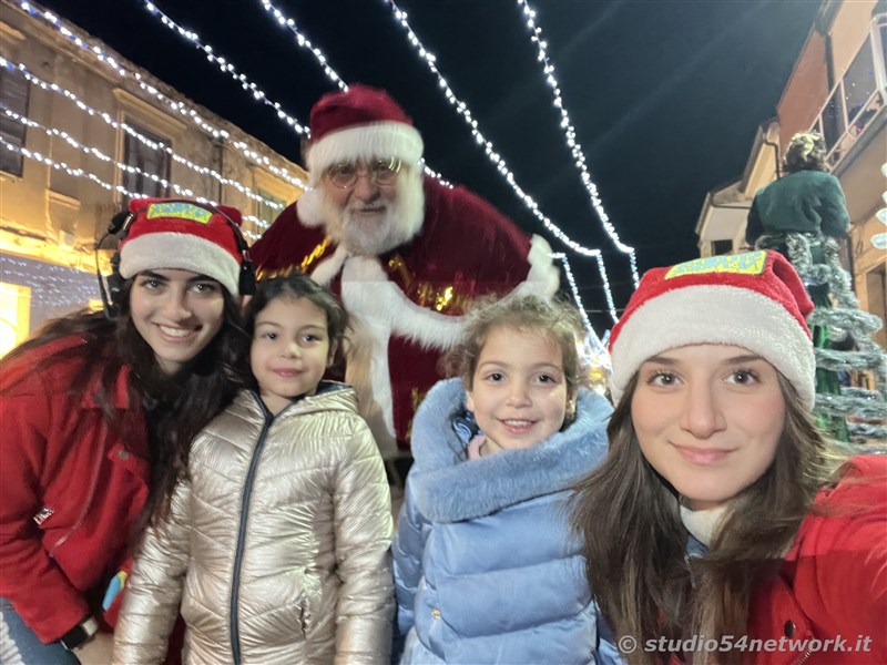 E' Vibo Christmas Shopping, su Corso Vittorio Emanuele III a Vibo Valentia.  Un pomeriggio tutto dedicato allo Shopping Natalizio, con Studio54network e tanti artisti di strada! 