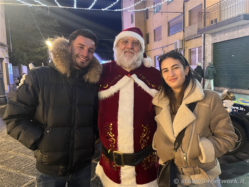 E' Vibo Christmas Shopping, su Corso Vittorio Emanuele III a Vibo Valentia.  Un pomeriggio tutto dedicato allo Shopping Natalizio, con Studio54network e tanti artisti di strada! 