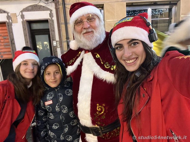 E' Vibo Christmas Shopping, su Corso Vittorio Emanuele III a Vibo Valentia.  Un pomeriggio tutto dedicato allo Shopping Natalizio, con Studio54network e tanti artisti di strada! 