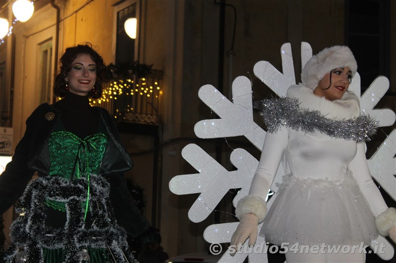 E' Vibo Christmas Shopping, su Corso Vittorio Emanuele III a Vibo Valentia.  Un pomeriggio tutto dedicato allo Shopping Natalizio, con Studio54network e tanti artisti di strada! 