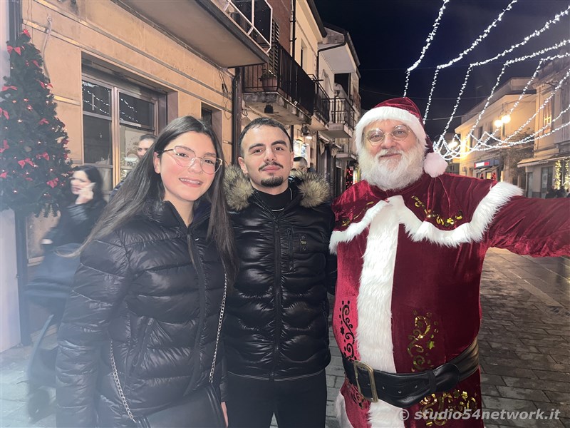 E' Vibo Christmas Shopping, su Corso Vittorio Emanuele III a Vibo Valentia.  Un pomeriggio tutto dedicato allo Shopping Natalizio, con Studio54network e tanti artisti di strada! 