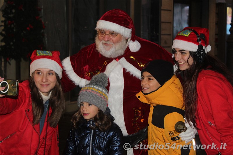 E' Vibo Christmas Shopping, su Corso Vittorio Emanuele III a Vibo Valentia.  Un pomeriggio tutto dedicato allo Shopping Natalizio, con Studio54network e tanti artisti di strada! 