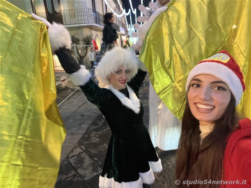 E' Vibo Christmas Shopping, su Corso Vittorio Emanuele III a Vibo Valentia.  Un pomeriggio tutto dedicato allo Shopping Natalizio, con Studio54network e tanti artisti di strada! 