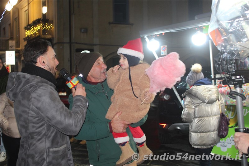 E' Vibo Christmas Shopping, su Corso Vittorio Emanuele III a Vibo Valentia.  Un pomeriggio tutto dedicato allo Shopping Natalizio, con Studio54network e tanti artisti di strada! 