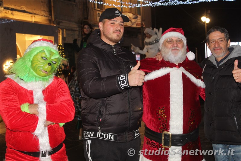 E' Vibo Christmas Shopping, su Corso Vittorio Emanuele III a Vibo Valentia.  Un pomeriggio tutto dedicato allo Shopping Natalizio, con Studio54network e tanti artisti di strada! 