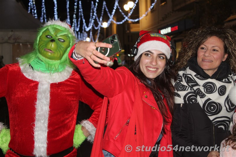 E' Vibo Christmas Shopping, su Corso Vittorio Emanuele III a Vibo Valentia.  Un pomeriggio tutto dedicato allo Shopping Natalizio, con Studio54network e tanti artisti di strada! 