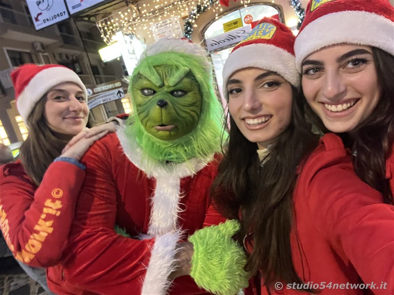 E' Vibo Christmas Shopping, su Corso Vittorio Emanuele III a Vibo Valentia.  Un pomeriggio tutto dedicato allo Shopping Natalizio, con Studio54network e tanti artisti di strada! 