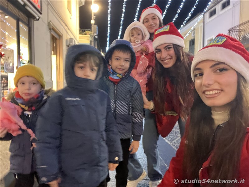 E' Vibo Christmas Shopping, su Corso Vittorio Emanuele III a Vibo Valentia.  Un pomeriggio tutto dedicato allo Shopping Natalizio, con Studio54network e tanti artisti di strada! 