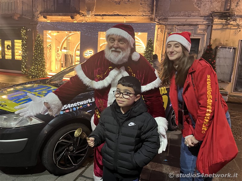 E' Vibo Christmas Shopping, su Corso Vittorio Emanuele III a Vibo Valentia.  Un pomeriggio tutto dedicato allo Shopping Natalizio, con Studio54network e tanti artisti di strada! 