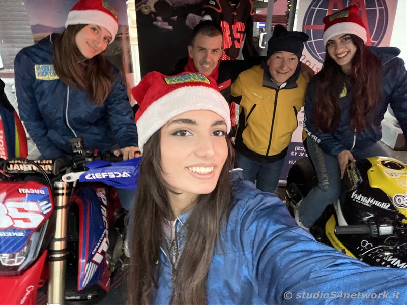 A Lamezia Terme il pi grande evento natalizio calabrese in moto, con i Compatti  Babbo Natale in Moto. Stand, dimostrazioni, Babbo Natale, prove su strada, tutto in diretta su Studio54network!