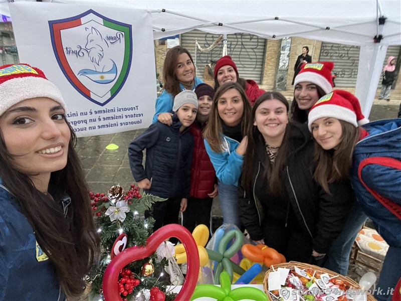 A Lamezia Terme il pi grande evento natalizio calabrese in moto, con i Compatti  Babbo Natale in Moto. Stand, dimostrazioni, Babbo Natale, prove su strada, tutto in diretta su Studio54network!