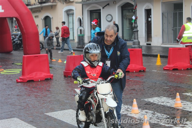 A Lamezia Terme il pi grande evento natalizio calabrese in moto, con i Compatti  Babbo Natale in Moto. Stand, dimostrazioni, Babbo Natale, prove su strada, tutto in diretta su Studio54network!