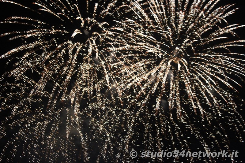 Con l'emozionante spettacolo dei Fuochi d'artificio, su conclude con Studio54network