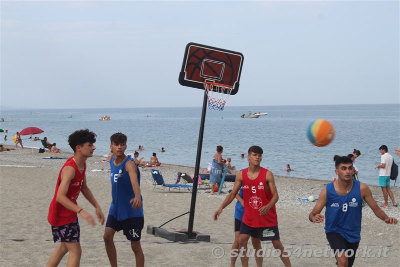 Sul lungomare di Locri  Sand Basket 2024, in diretta interregionale su  Studio54network!