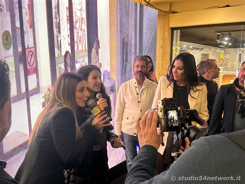 Con Elisabetta Gregoraci, l'estrazione finale di Fai Shopping e Vinci. Al Centro Commerciale La Gru e in diretta interregionale solo su Studio54network