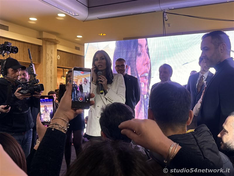 Con Elisabetta Gregoraci, l'estrazione finale di Fai Shopping e Vinci. Al Centro Commerciale La Gru e in diretta interregionale solo su Studio54network