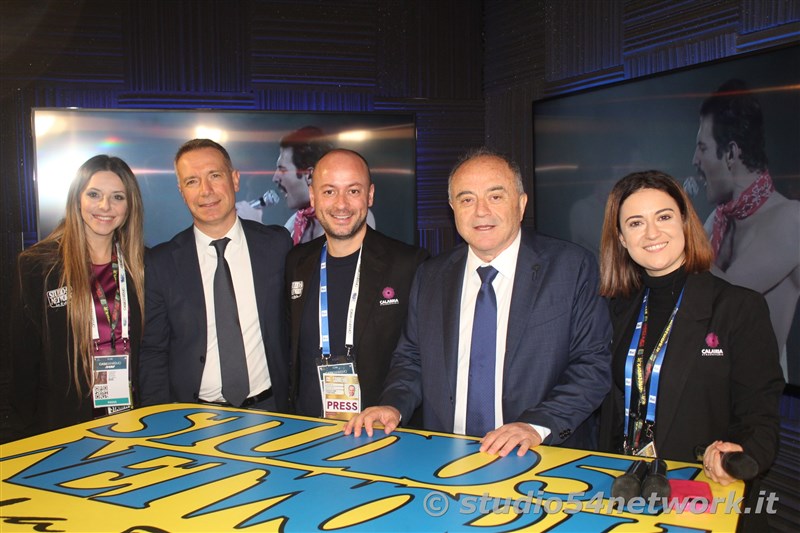 La settantacinquesima edizione del festival di Sanremo raccontata con tutti i dietro le quinte, in un programma lungo un'intera settimana in diretta interregionale e radiovisione su Studio54network, con Partner unico Calabria Straordinaria