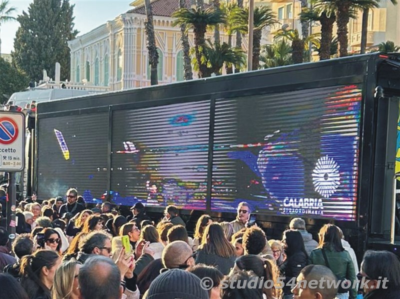 La settantacinquesima edizione del festival di Sanremo raccontata con tutti i dietro le quinte, in un programma lungo un'intera settimana in diretta interregionale e radiovisione su Studio54network, con Partner unico Calabria Straordinaria