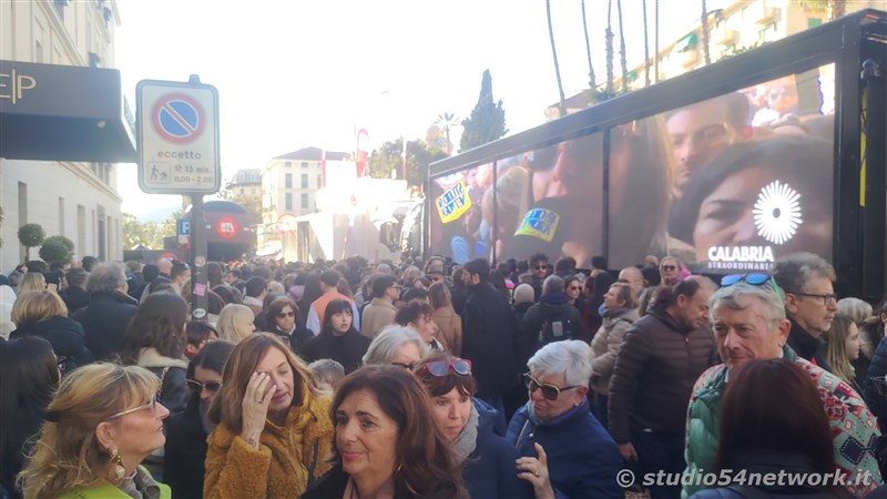 La settantacinquesima edizione del festival di Sanremo raccontata con tutti i dietro le quinte, in un programma lungo un'intera settimana in diretta interregionale e radiovisione su Studio54network, con Partner unico Calabria Straordinaria