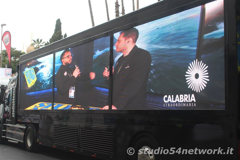 La settantacinquesima edizione del festival di Sanremo raccontata con tutti i dietro le quinte, in un programma lungo un'intera settimana in diretta interregionale e radiovisione su Studio54network, con Partner unico Calabria Straordinaria