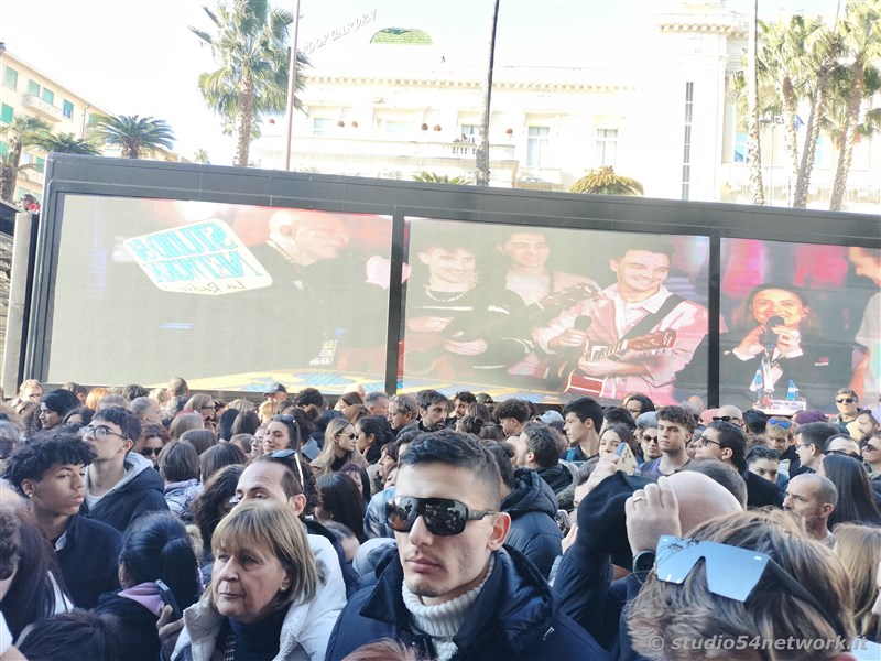 La settantacinquesima edizione del festival di Sanremo raccontata con tutti i dietro le quinte, in un programma lungo un'intera settimana in diretta interregionale e radiovisione su Studio54network, con Partner unico Calabria Straordinaria