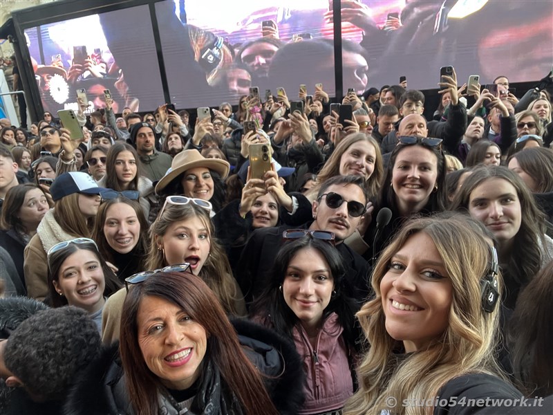 La settantacinquesima edizione del festival di Sanremo raccontata con tutti i dietro le quinte, in un programma lungo un'intera settimana in diretta interregionale e radiovisione su Studio54network, con Partner unico Calabria Straordinaria