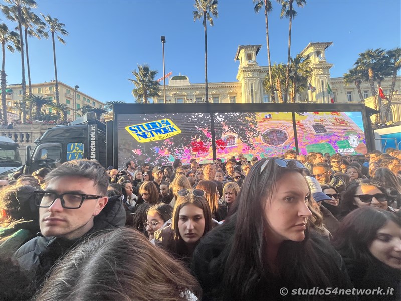 La settantacinquesima edizione del festival di Sanremo raccontata con tutti i dietro le quinte, in un programma lungo un'intera settimana in diretta interregionale e radiovisione su Studio54network, con Partner unico Calabria Straordinaria