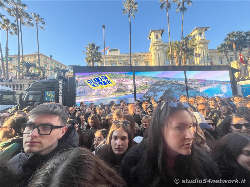 La settantacinquesima edizione del festival di Sanremo raccontata con tutti i dietro le quinte, in un programma lungo un'intera settimana in diretta interregionale e radiovisione su Studio54network, con Partner unico Calabria Straordinaria