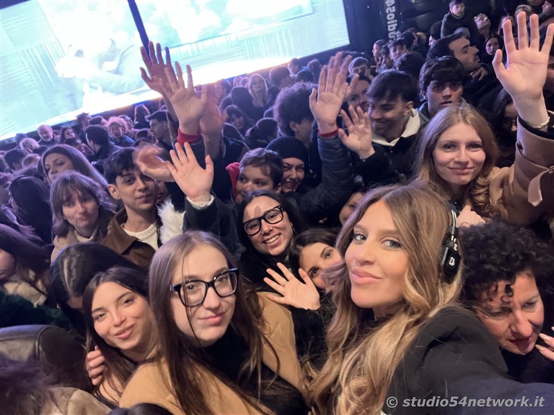 La settantacinquesima edizione del festival di Sanremo raccontata con tutti i dietro le quinte, in un programma lungo un'intera settimana in diretta interregionale e radiovisione su Studio54network, con Partner unico Calabria Straordinaria