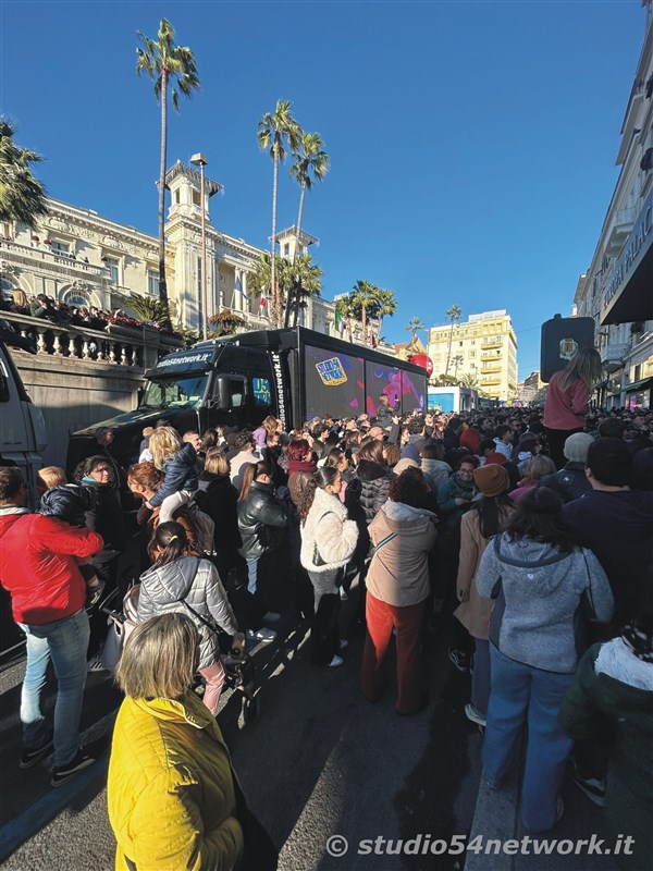 La settantacinquesima edizione del festival di Sanremo raccontata con tutti i dietro le quinte, in un programma lungo un'intera settimana in diretta interregionale e radiovisione su Studio54network, con Partner unico Calabria Straordinaria