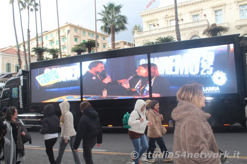 La settantacinquesima edizione del festival di Sanremo raccontata con tutti i dietro le quinte, in un programma lungo un'intera settimana in diretta interregionale e radiovisione su Studio54network, con Partner unico Calabria Straordinaria