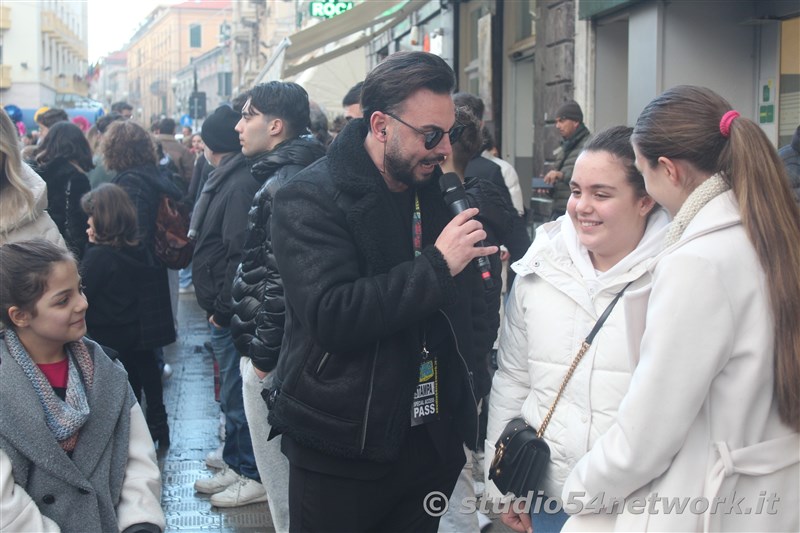 La settantacinquesima edizione del festival di Sanremo raccontata con tutti i dietro le quinte, in un programma lungo un'intera settimana in diretta interregionale e radiovisione su Studio54network, con Partner unico Calabria Straordinaria