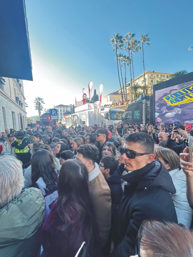 La settantacinquesima edizione del festival di Sanremo raccontata con tutti i dietro le quinte, in un programma lungo un'intera settimana in diretta interregionale e radiovisione su Studio54network, con Partner unico Calabria Straordinaria